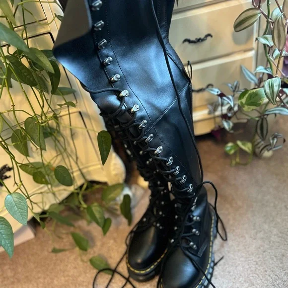 RARE Dr. Martens AUDRICK 22-EYE EXTREME LACE KNEE HIGH PLATFORM BOOTS size5 - Picture 6 of 10